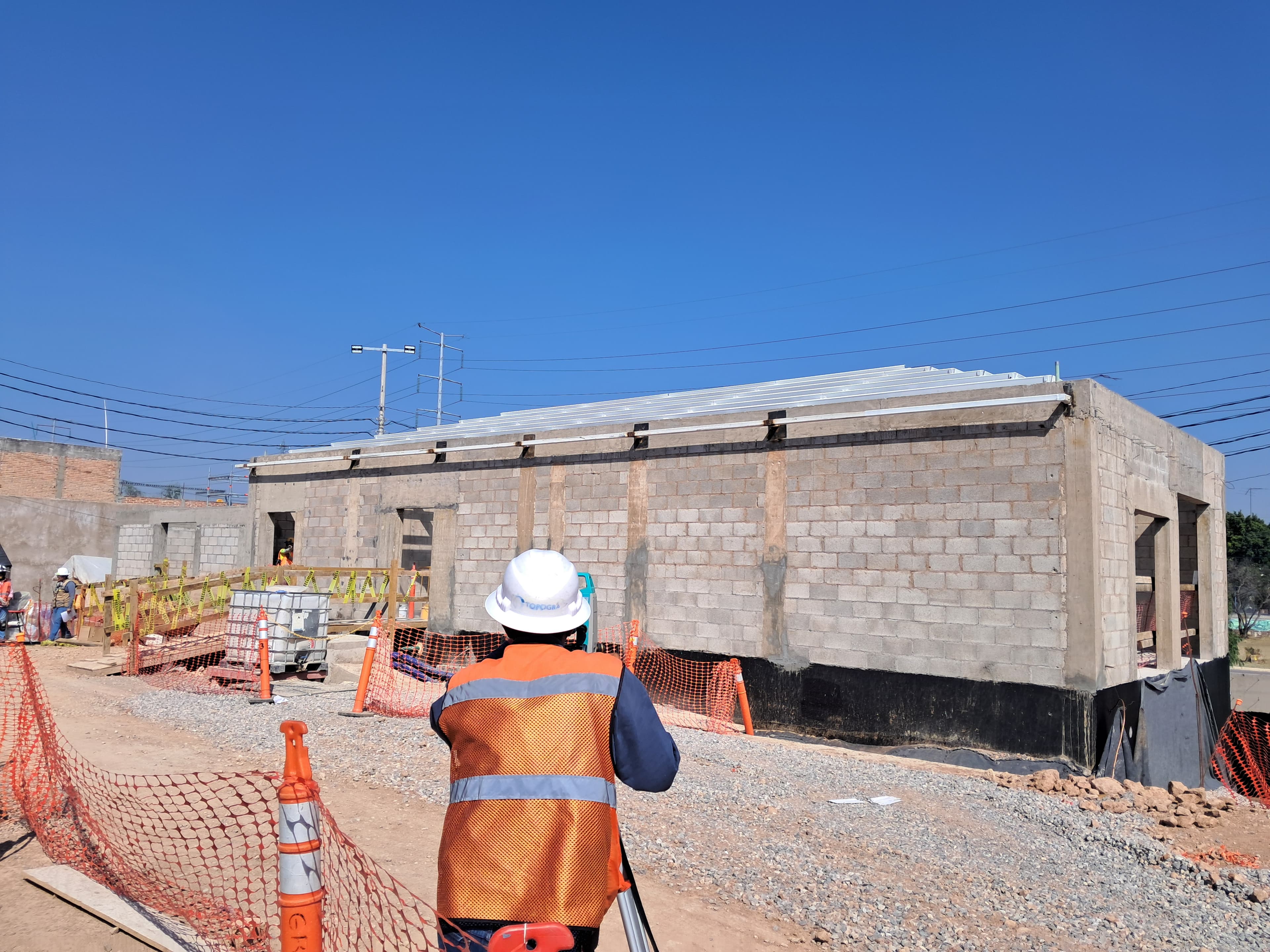 Levantamiento de Áreas y Desplante de Construcción
