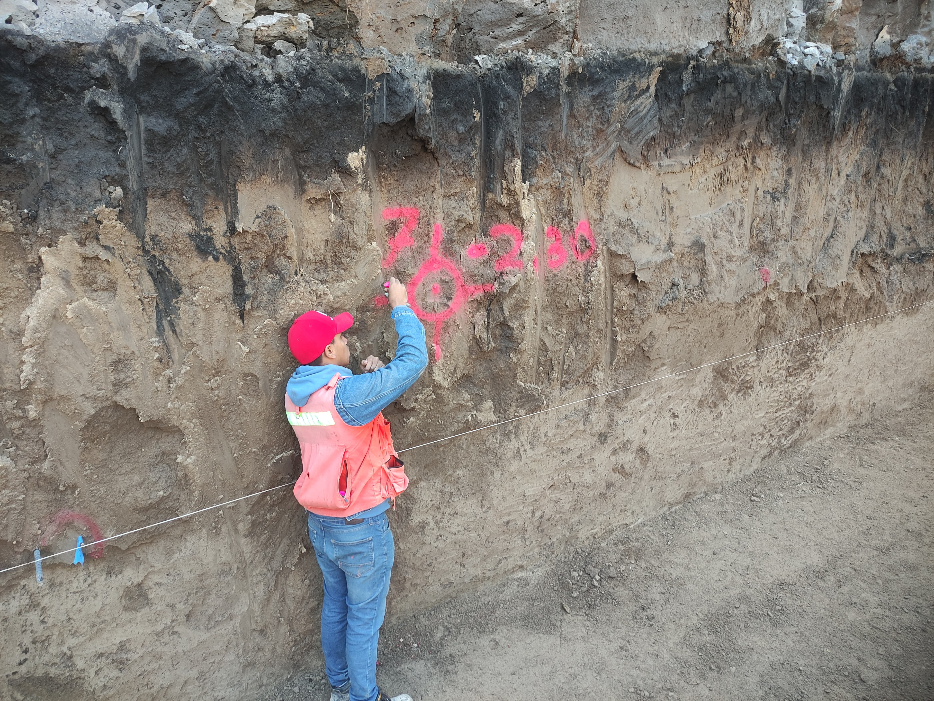 Verificación de niveles en construcción EDOMEX