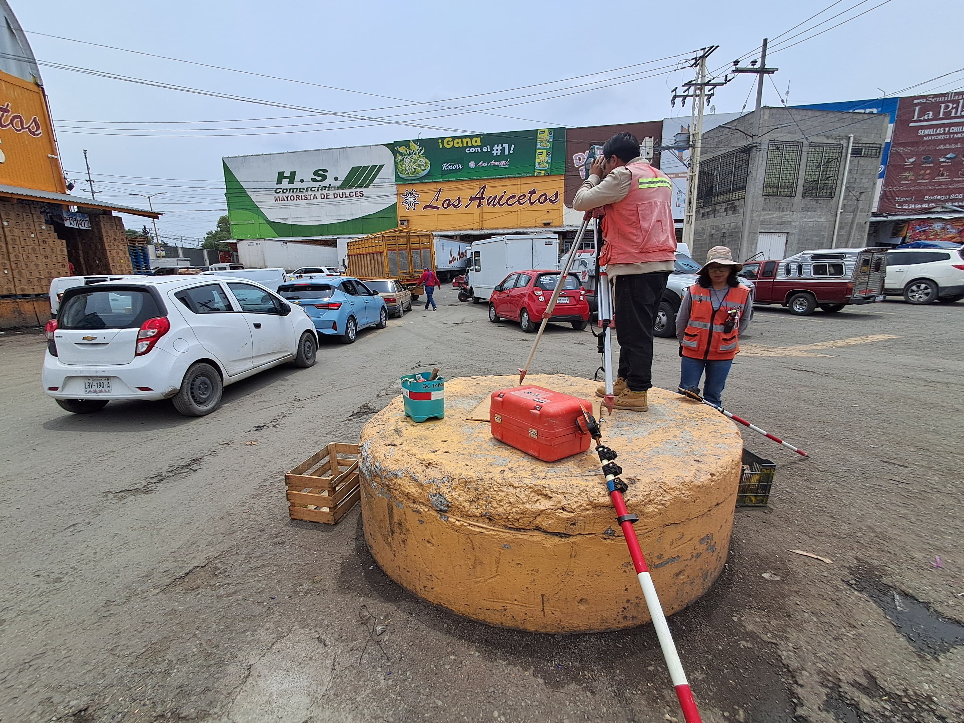 Levantamiento topográfico para proyecto de edificación en la central de abastos - Ecatepec